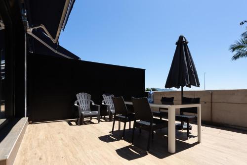 Apartamentos Playa De Los Barcos - image 10