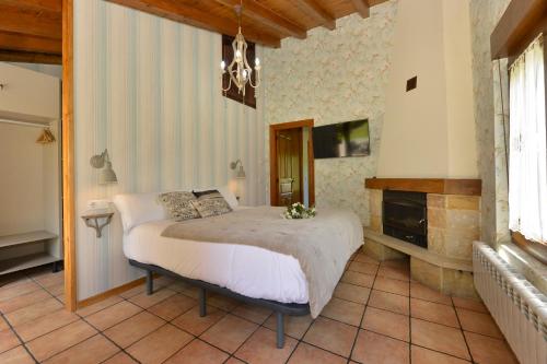  Casa Rural con Encanto El Puentuco una de las casas más valoradas de Cantabria, Pension in Villacarriedo