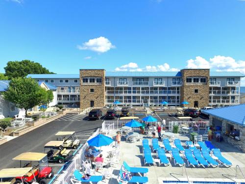 Put-in-Bay Poolview Condo #2 thumb 2