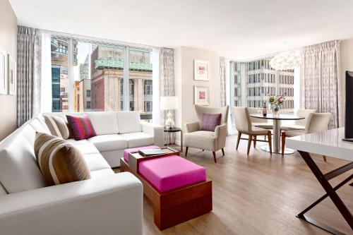 Auberge Vancouver Hotel - image 4