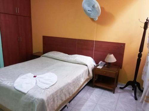 1 queen bed