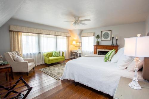 Hummingbird Estate Hummingbird Estate