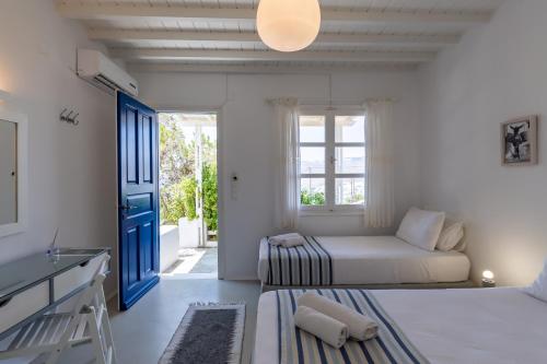  Mykonos Scorpion Beachfront Suite in Platis Gialos