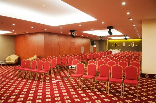 Hotel HP Tower One Brasov - image 13
