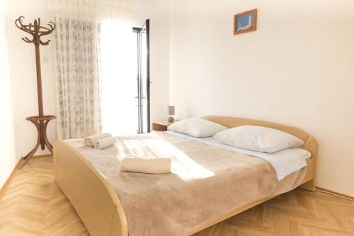 Apartments by the sea Vis - 8525