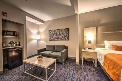 Best Western Plus Media Center Inn & Suites