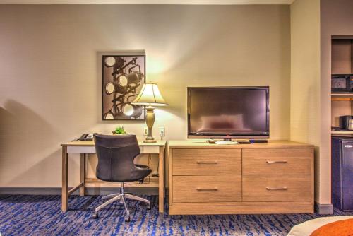 Best Western Plus Media Center Inn & Suites