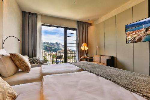 Hotel Kalos Room Type - Deluxe Double Room with Balcony and Sea View