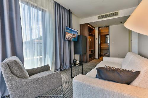 Hotel Kalos by Aycon - image 8