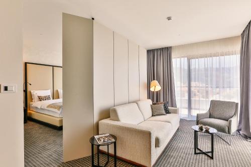 Hotel Kalos Room Type - Deluxe Suite with Sea View
