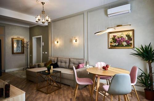 Fully Renovated 2Bdr Apt in the Heart of Minsk