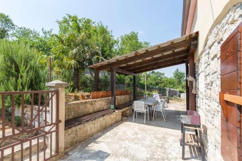 Apartment Justina-Labin-quiet place