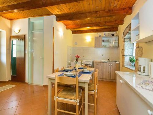 Apartment Justina-Labin-quiet place