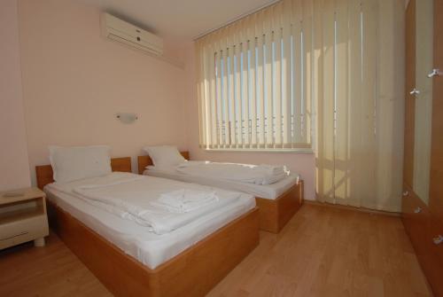 One-Bedroom Apartment with Balcony image 8