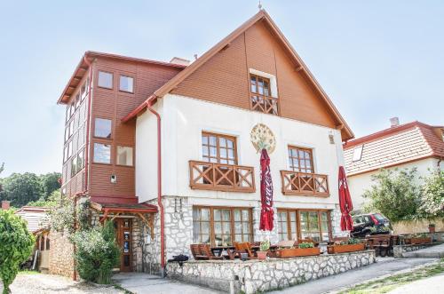  Erzsébet Vendégház - Csesznek, Pension in Csesznek