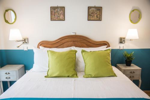 Rastoni Athens Suites near Acropolis at Tsatsou street