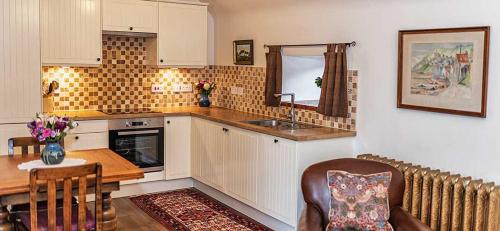 virtuve, Mill Of Nethermill Holidays in Pennan