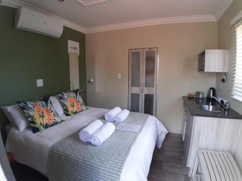 Gathering Guesthouse - Aloe room Bloemfontein