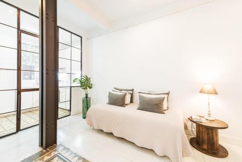 Genteel Home Velazquez - image 2