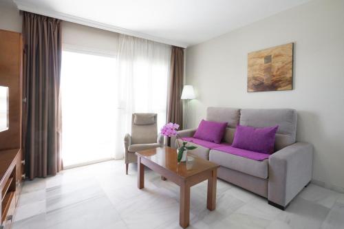 APARTAMENTOS MAR Y GOLF - image 12