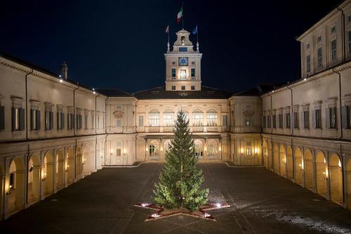 Luxury Rooms H 2000 Roma - image 3