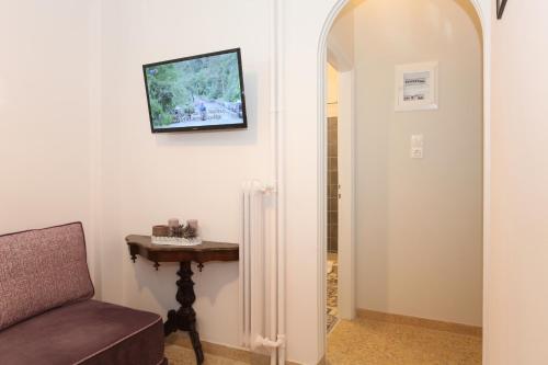 Your address in Koukaki by Athenian Home - 1 bdr Apt - image 9