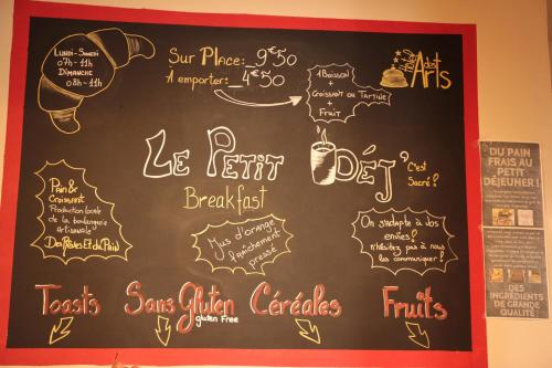 Hotel Des Arts - image 5