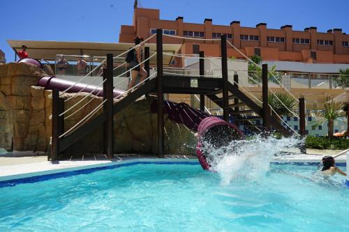 APARTAMENTOS MAR Y GOLF - image 11