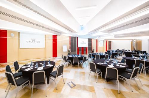 Grandium Hotel Prague - image 9