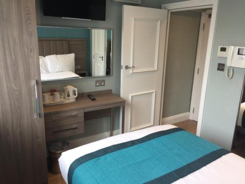 SW1 Apartments - image 13