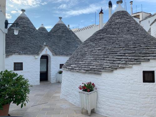 Trulli Family - Tap to explore photos