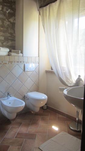 Bathroom, Casale Le Fontanelle in Monte Grimano Terme