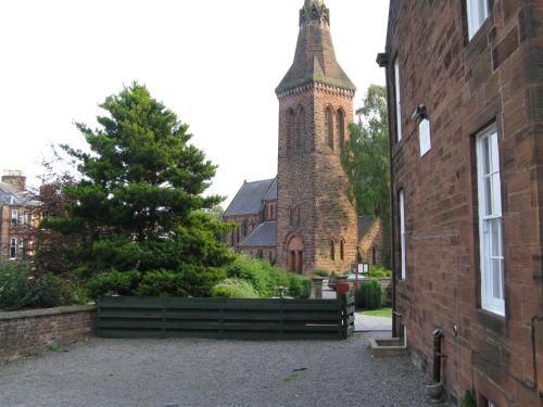 附近景點, 鄧弗里斯維拉旅館 (Dumfries Villa) in 鄧弗里斯市中心