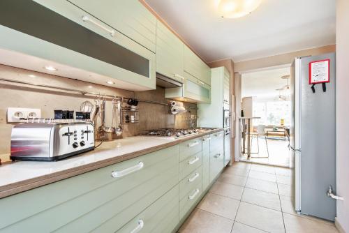  City Centre Apartment with free Parking, Ferienwohnung in Gent