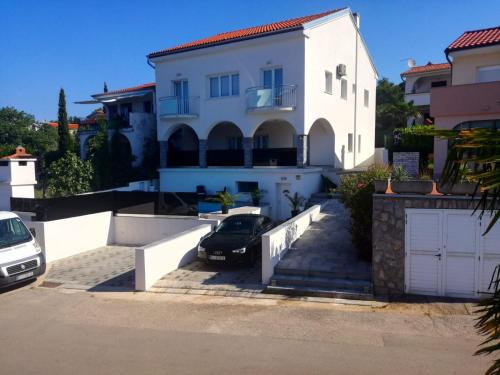  Villa Infinity, Unterkunft in Krk