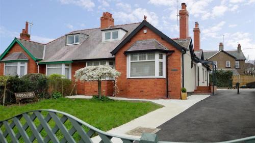 Bryn Elwy, Abergele, North Wales