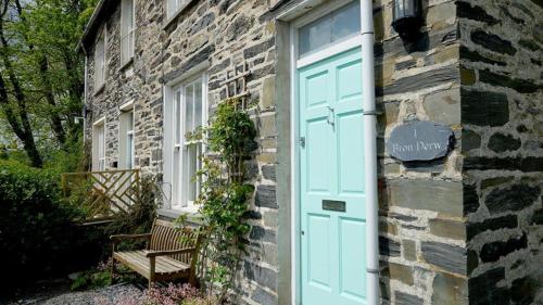 A szálláshely kívülről, One Bron Derw in Dolwyddelan