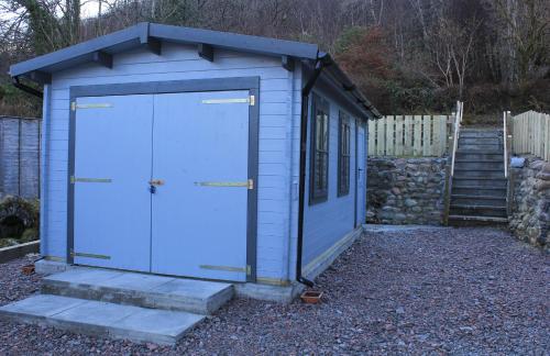 Arivonie Lochside Cottage in 格蘭克