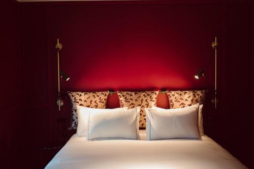 6 twin beds