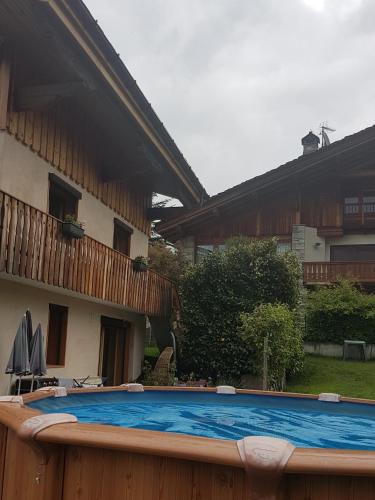Chaleureux 2 pieces avec terrasse a Seez in Seez