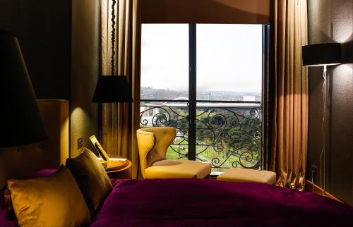 room detail thumbnail 1