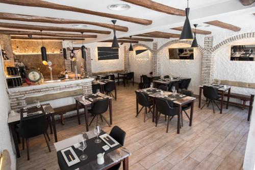 Hostal Ribas - image 14