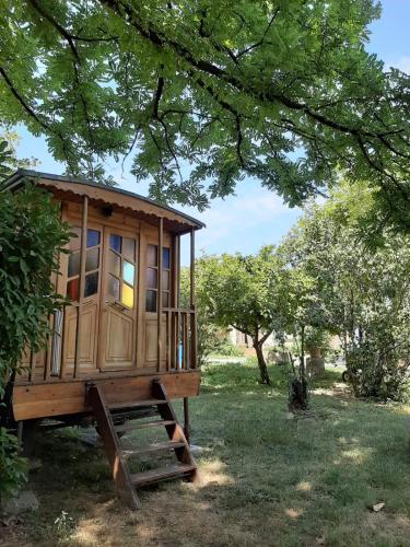 Roulotte Marcel Chaix Accueil chambre d'hôte Étoile-sur-Rhône