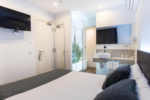 Hostal Ribas - image 6