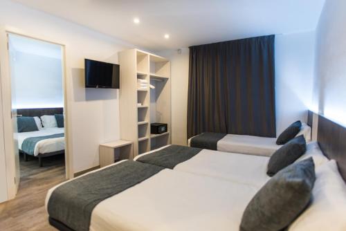 Hostal Ribas - image 13
