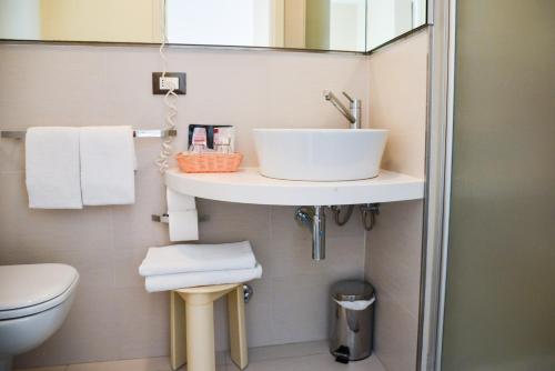 Comfort Double Room with Balcony image 4