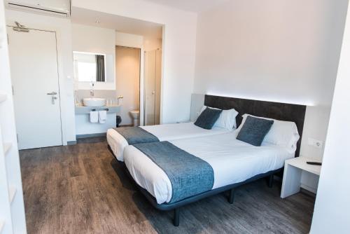 Hostal Ribas - image 7