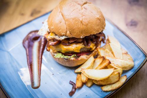 Family Hotel Saint George - image 7