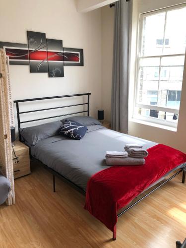 Spacious 1 Bedroom Flat Shoreditch, , London