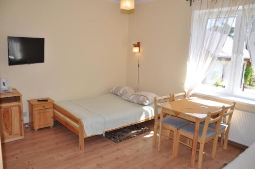 1 double bed, 1 twin bed, 1 sofa bed